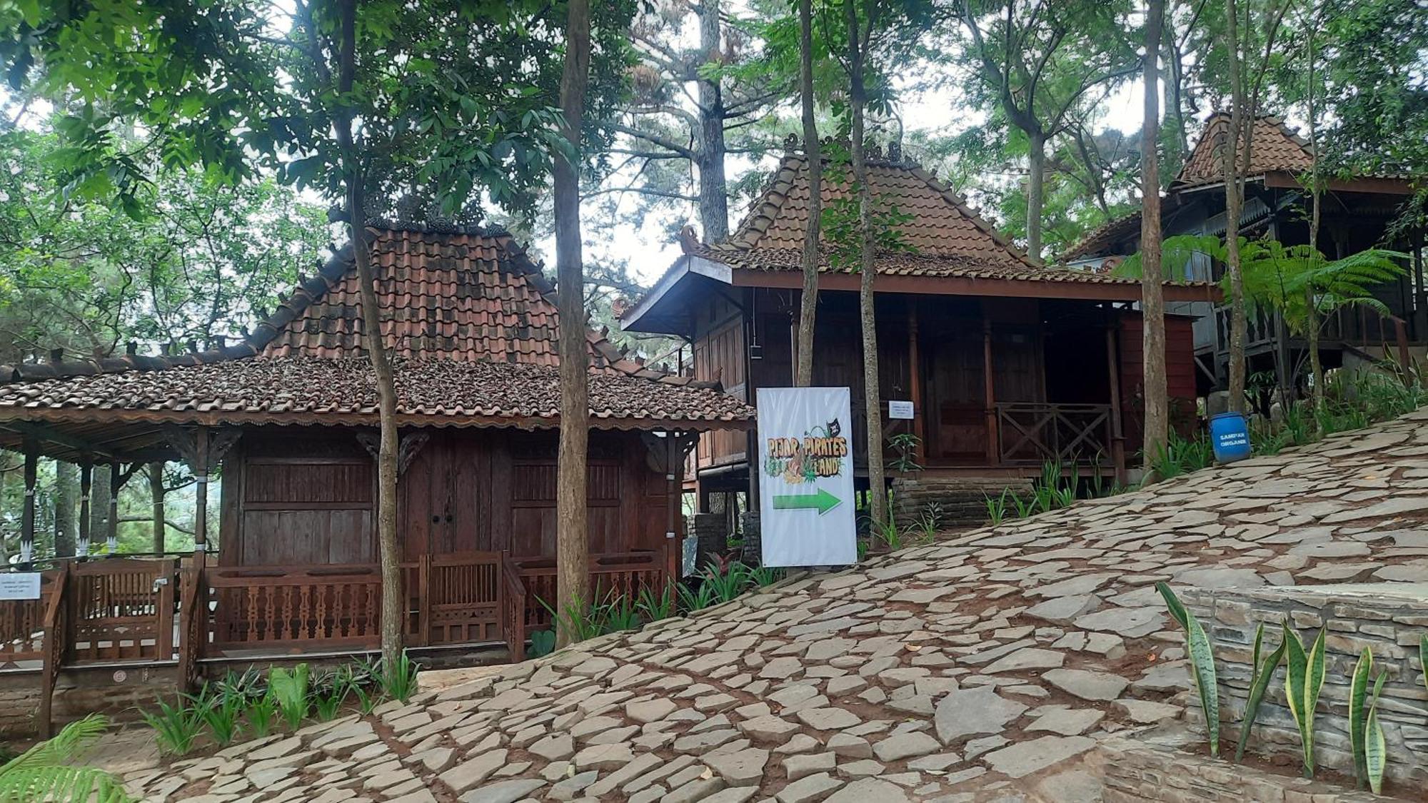 Pijar Resort Powered By Cocotel Kudus Ngoại thất bức ảnh
